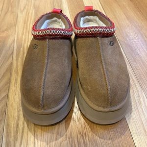 Ugg Tazz slipper like new